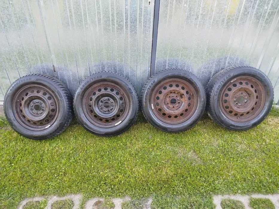 4  koła zimowe  16 cali   SUZUKI  5x114,3   opony  GOODYEAR   8mm  22r