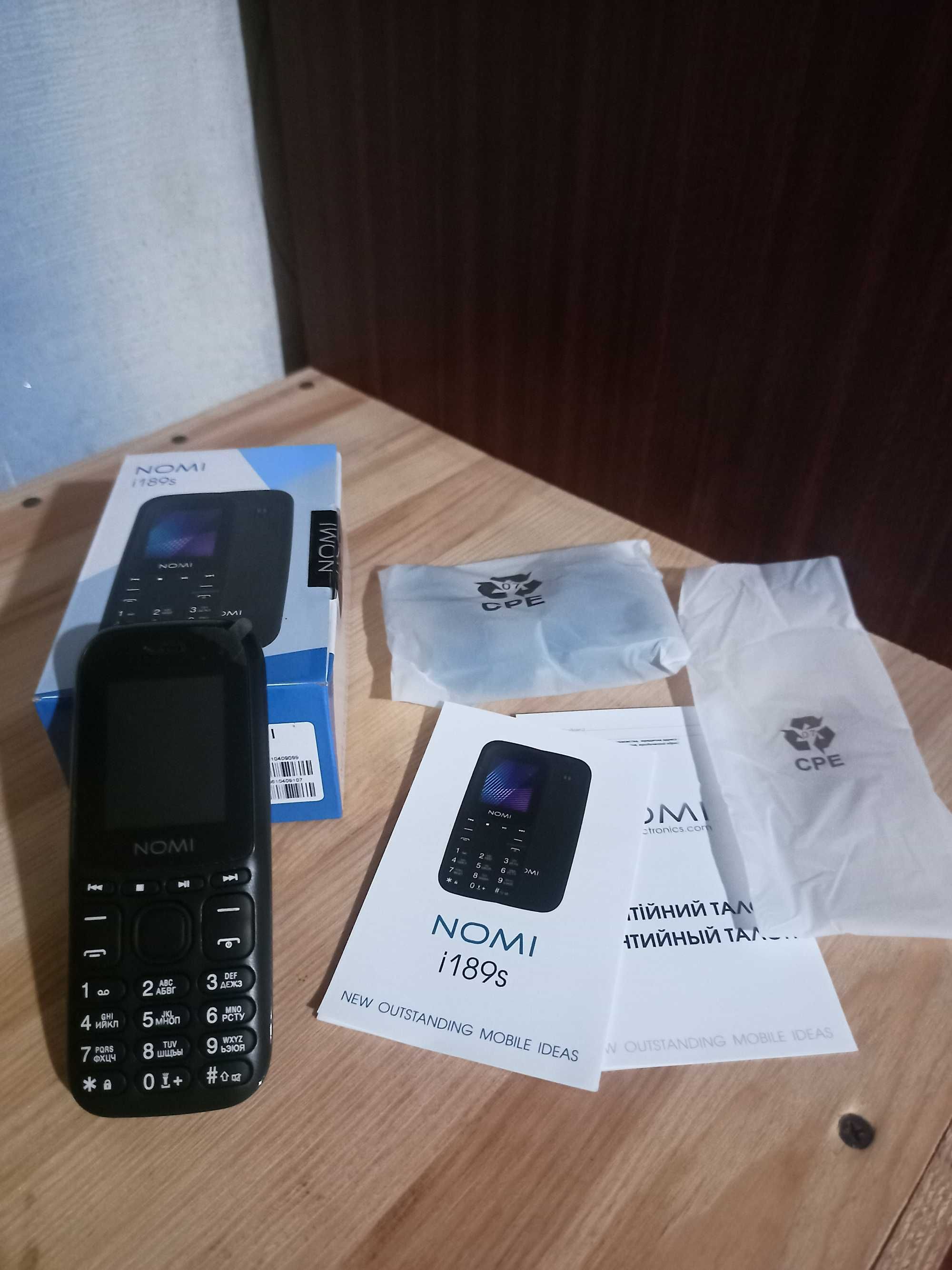 Мобільний телефон Nomi i189s
