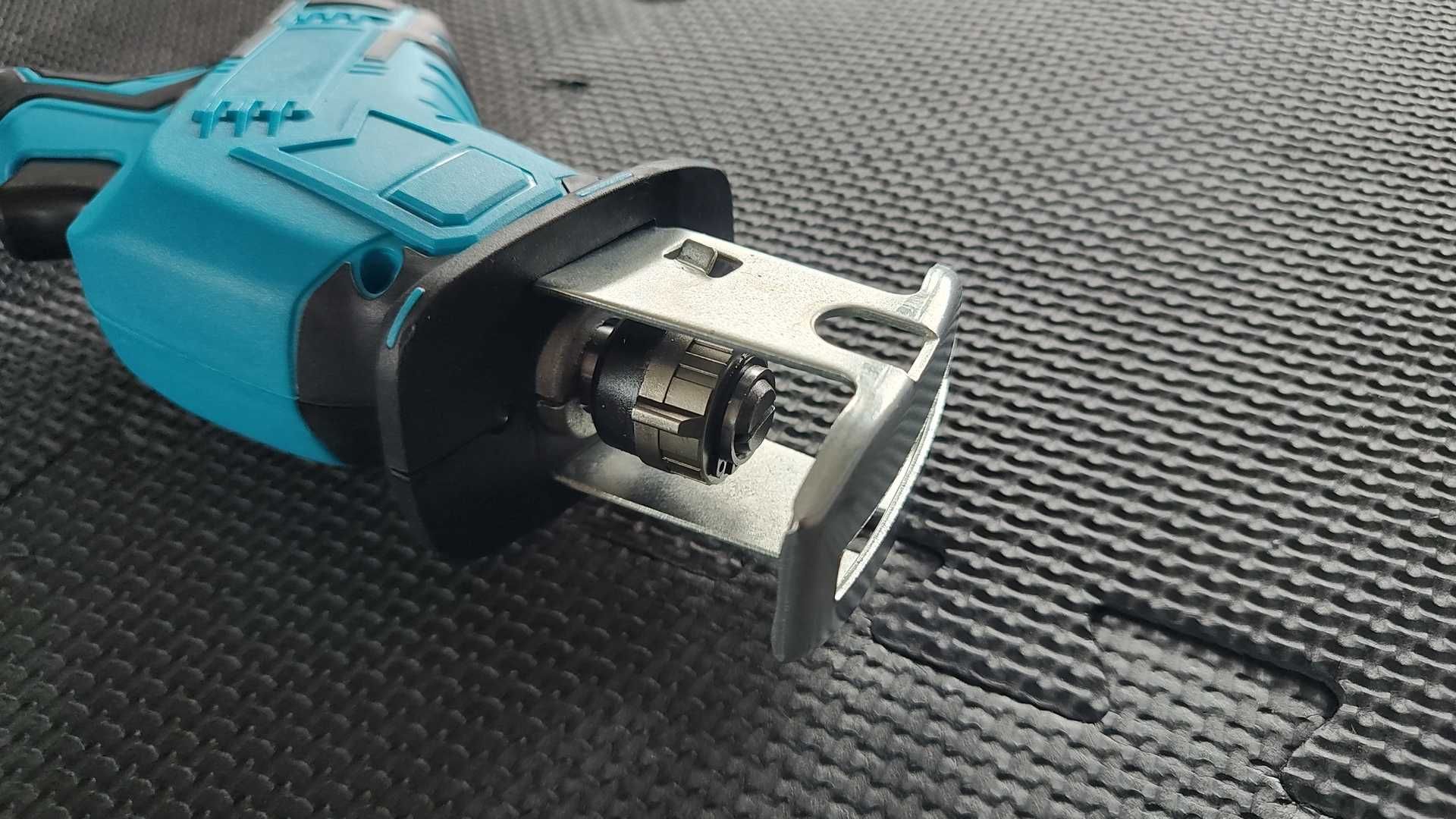 PIŁA SZABLASTA / Do aku Makita 18V 3000rpm/min  + 4 brzeszczoty