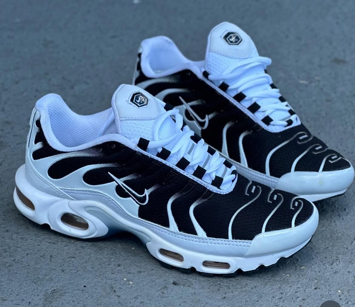 Sneakersy Nike Air Max TN meskie biale czarne modne oryginalne 45,5