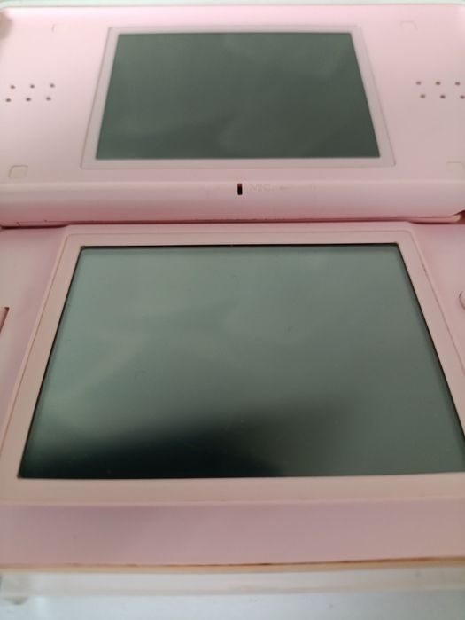 Nintendo DS lite pink