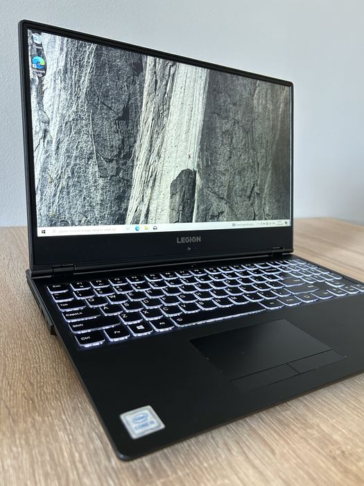 Lenovo Legion Y540-15IRH 15,6" i5-9300HF 16GB GTX1660Ti