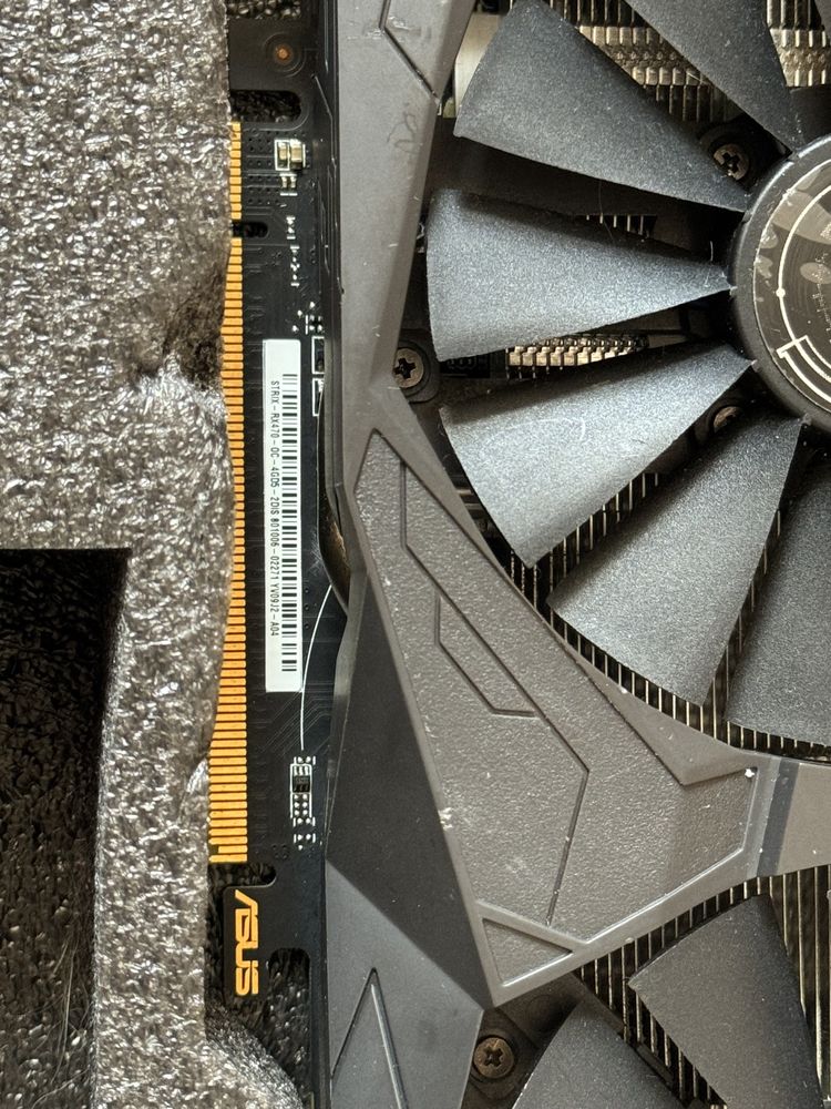 Відеокарта Asus Rog strix r× 470 4gb