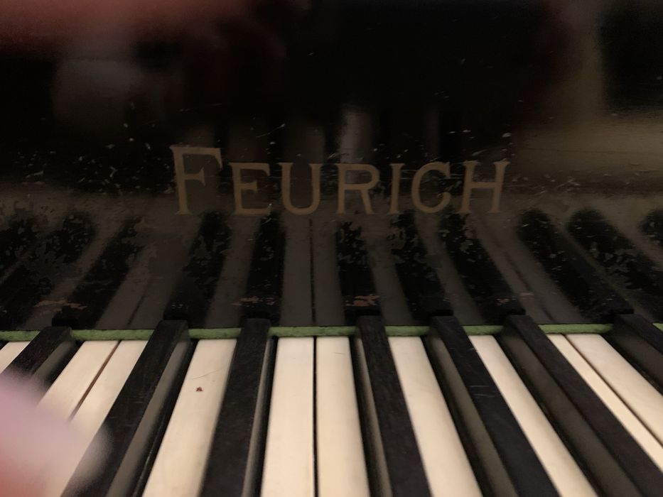 Piano meia cauda antigo