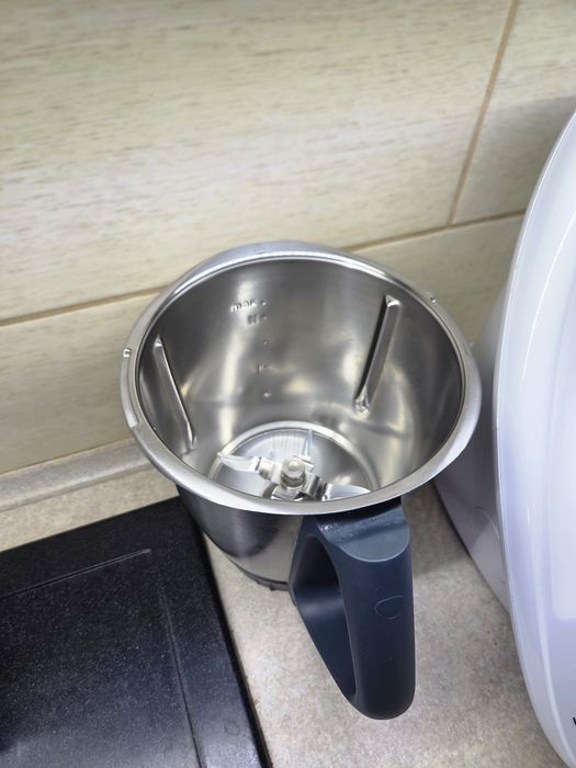 Thermomix TM6 + dodatkowe akcesoria , jeszcze na Gwarancji producenta