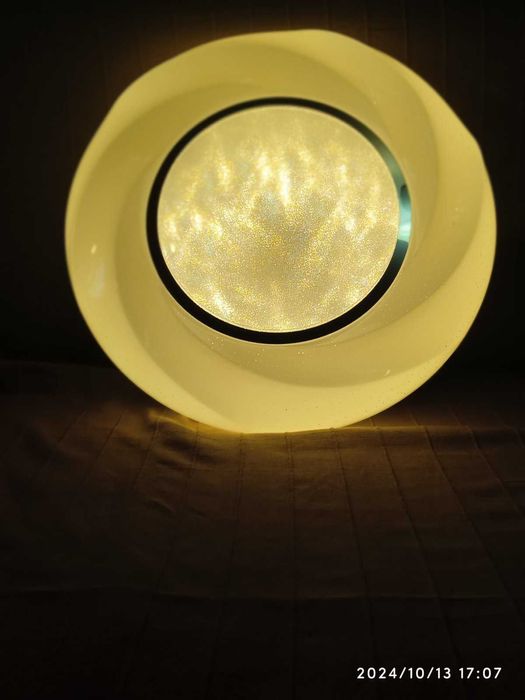 Світильник пюстра с функцією RGB, димер с пультом кєрування 72 вт.