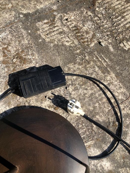 Elegancka Lampa metalowa, kwiatowy klosz