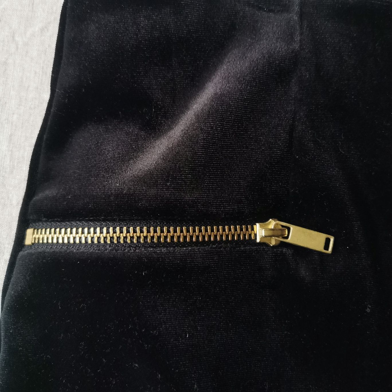 Spódnica mini z aksamitu H&M