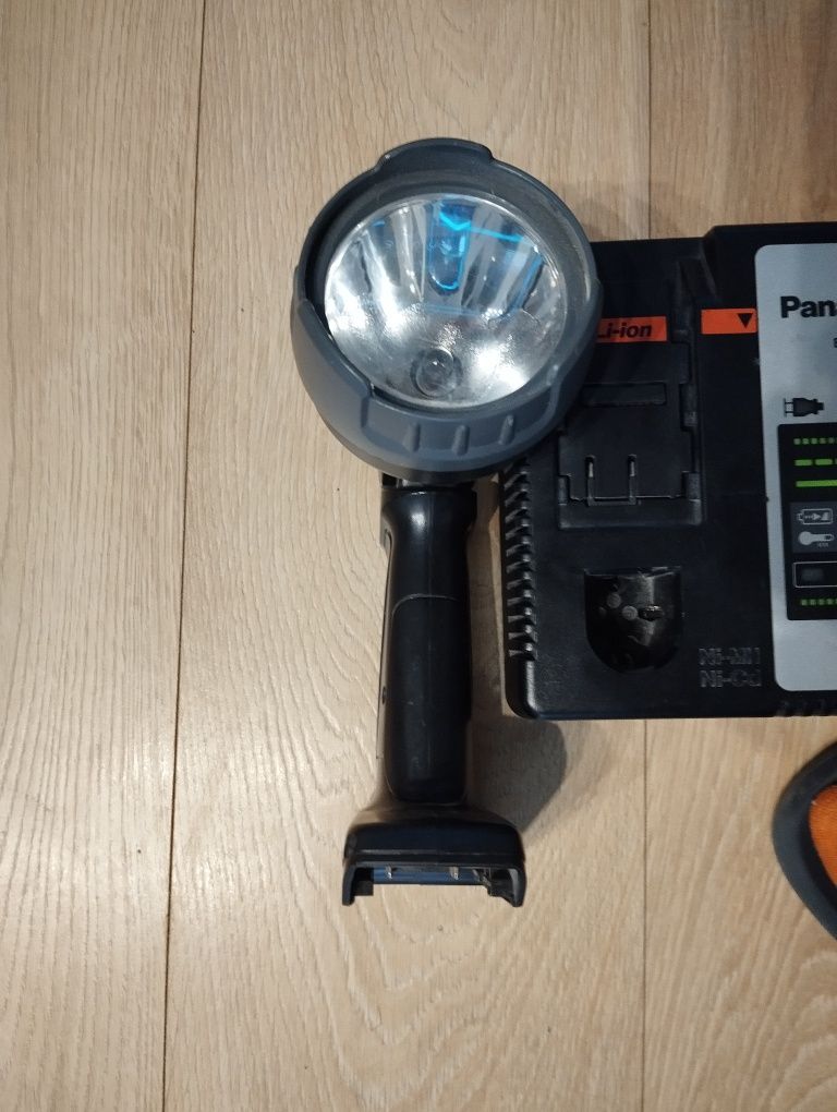 Wkrętarka Panasonic EY7440 + latarka + ładowarka