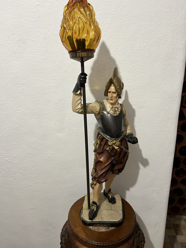Vendo estatuetas antigas