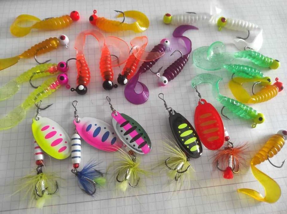 22 sztuki Blaszki oraz gumki wędkarskie spinningowe
