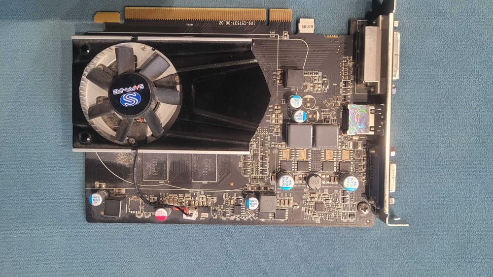 Sapphire AMD Radeon R7 240 1 GB VGA HDMI DVI-D PCI-e