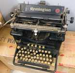 Máquina de escrever Remington, modelo 16