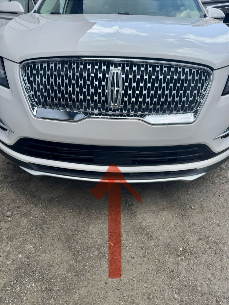 Молдінг бампера Lincoln MKC 2018-2020 заглушка, накладка решітки