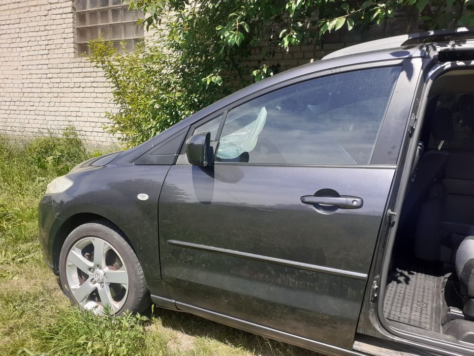 Продається мазда 5