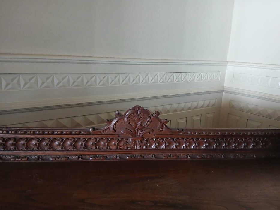 Aparador antigo com 100 anos como novo