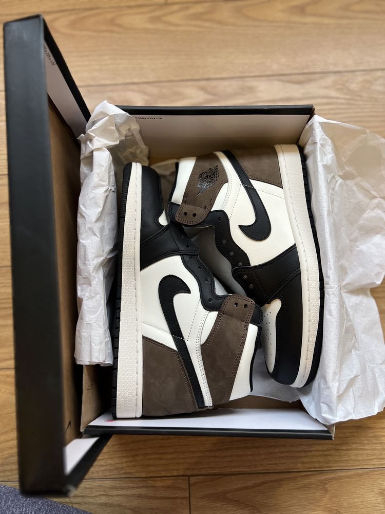 Air Jordan 1 Dark Mocha