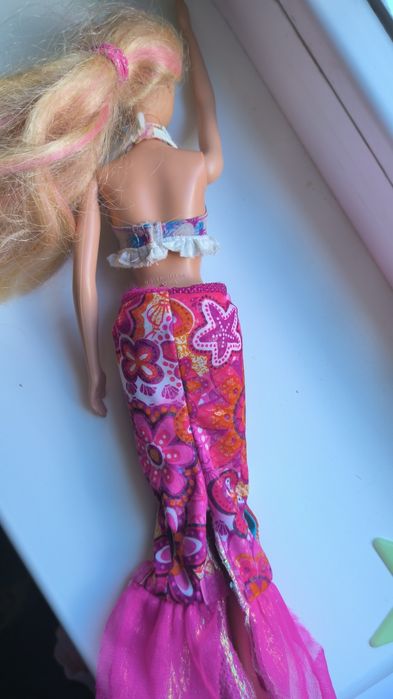 Лялька Barbie з татуюванням в гарному стані