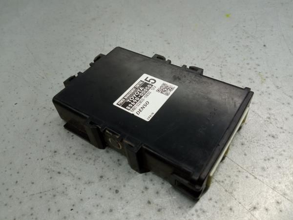 Módulo confort TOYOTA Yaris (_P13_)