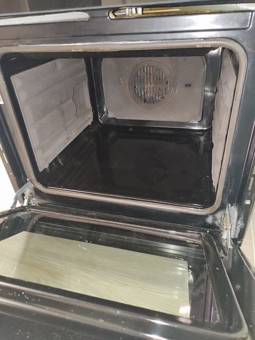 Духова шафа вбудована Ariston