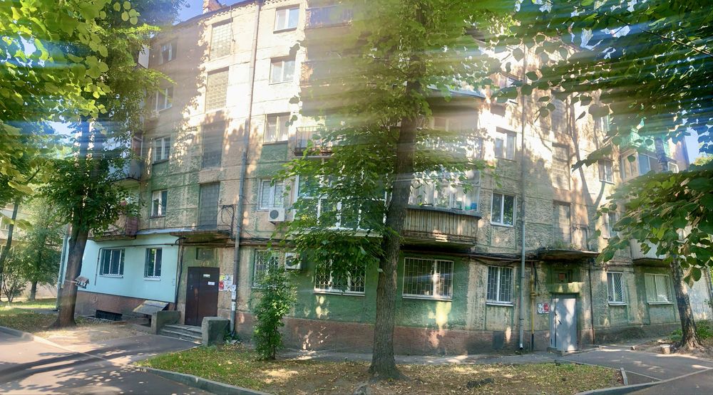 Продам 2 кім квартиру пр. Богдана Хмельницького