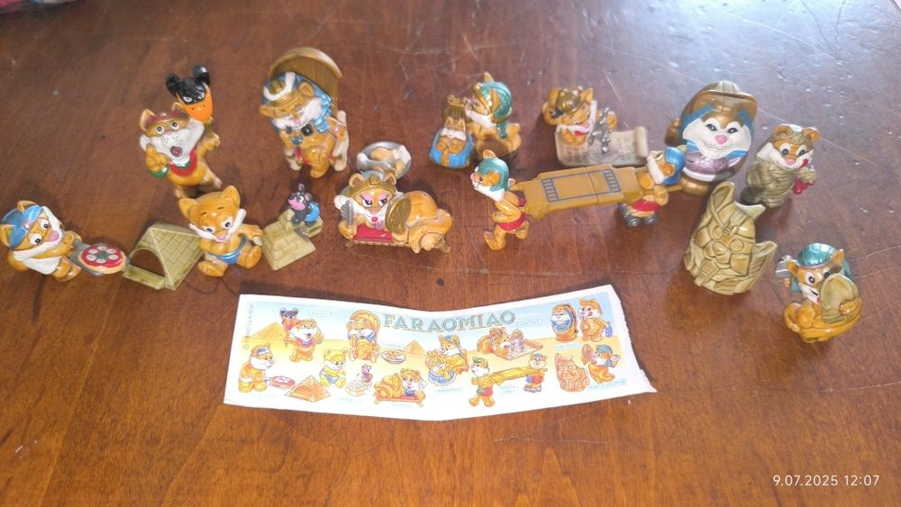 Faraomiao 1997 r koty egipskie Kinder niespodzianka