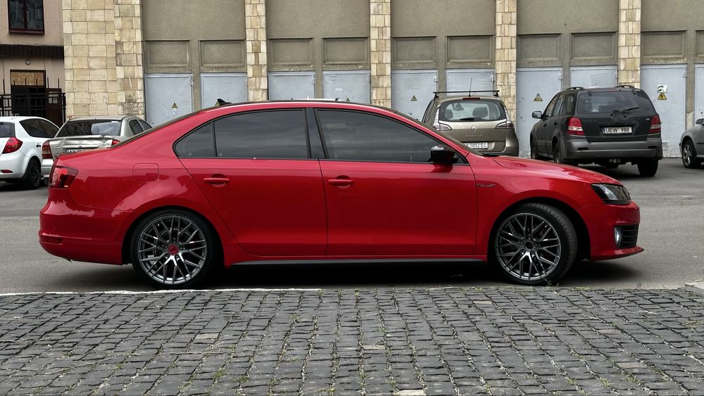 Volkswagen Jetta GLI 2.0 TSI DSG 250 2013