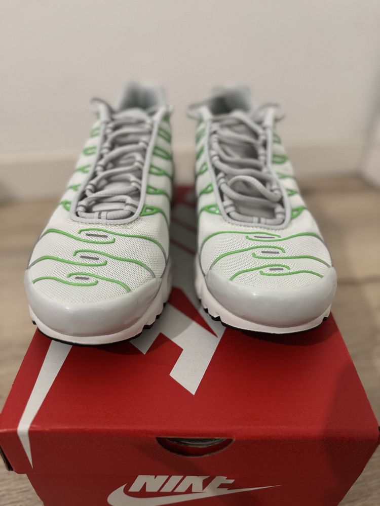 Air Max Plus Novos