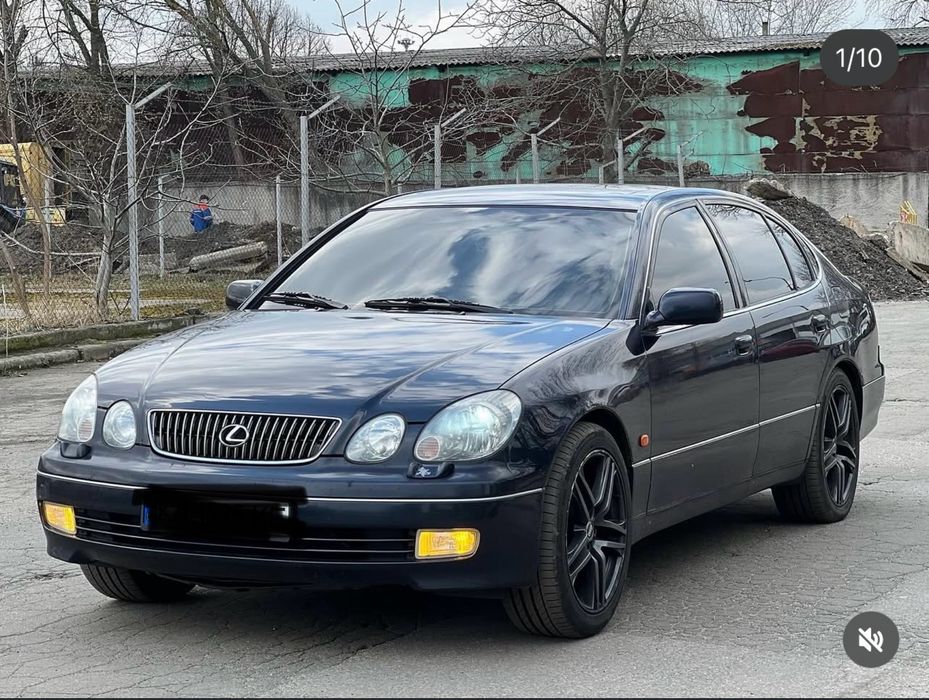 Терміново поодається Lexus gs300