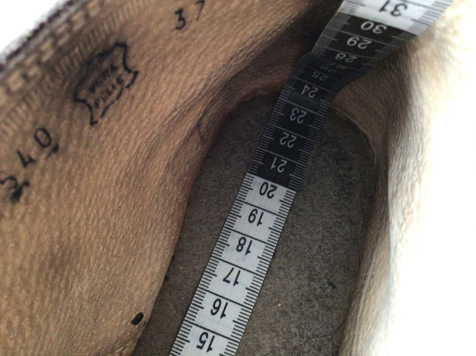 Ботинки замшевые Vera Pelle 37 р.