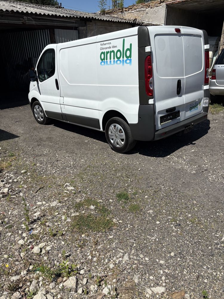 Trafic 2.0dci klima niski przebieg 2011r