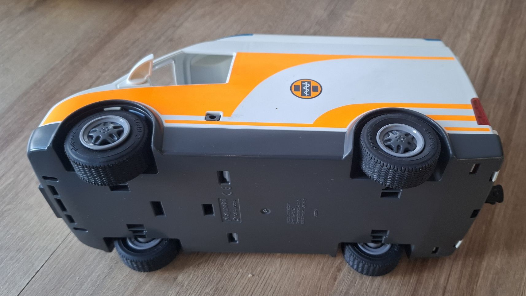 Playmobil karetka 70049 + światełka
