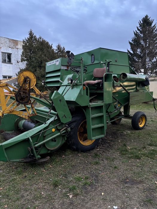 Комбайн Volvo 800