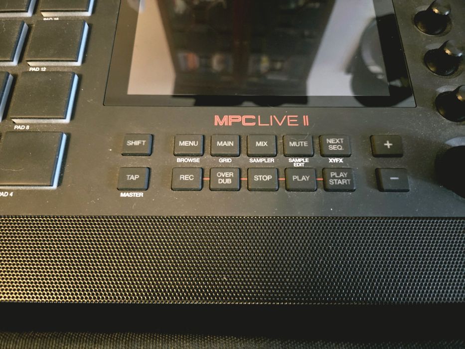 Sampler AKAI MPC Live II (2) como novo