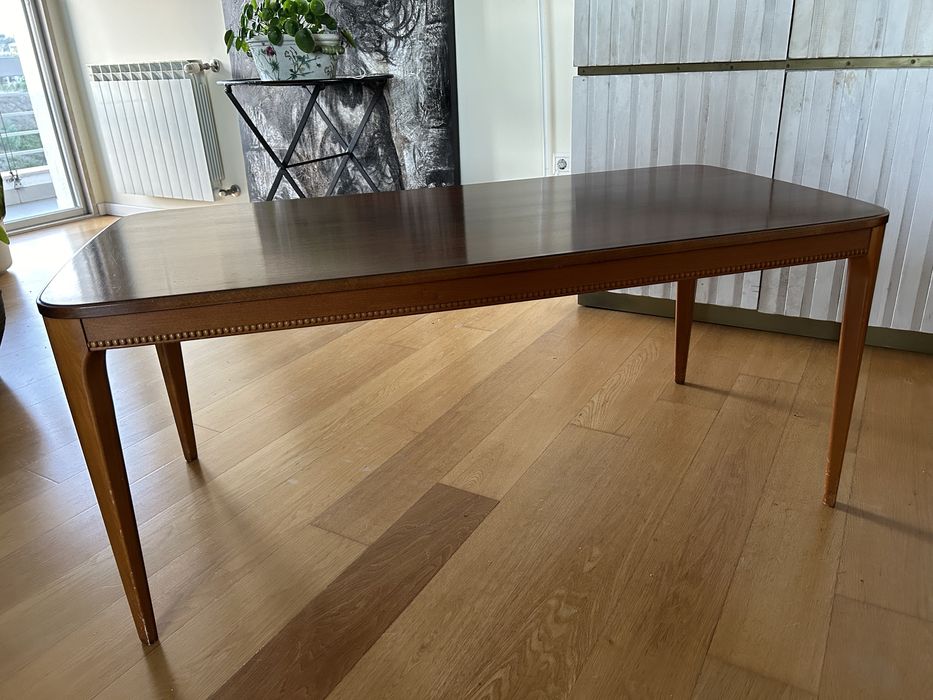 Mesa de apoio Nordica em muito bom estado