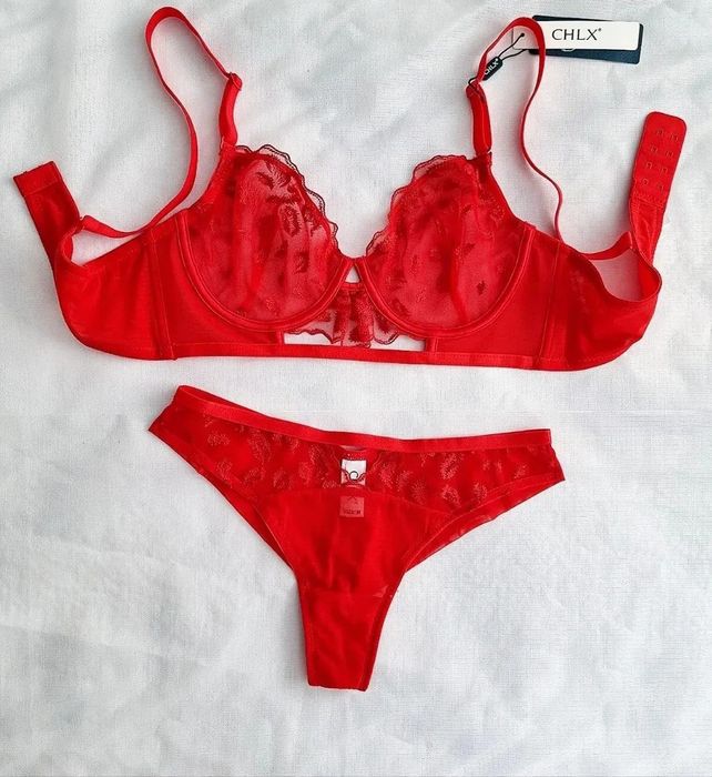 Набір білизни новий червоний