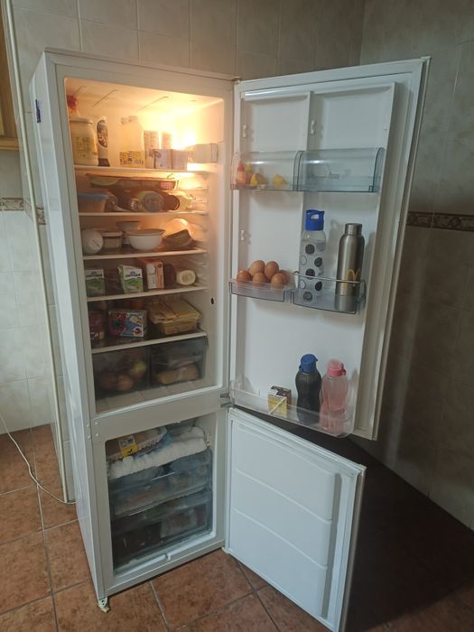 Frigorífico invertido