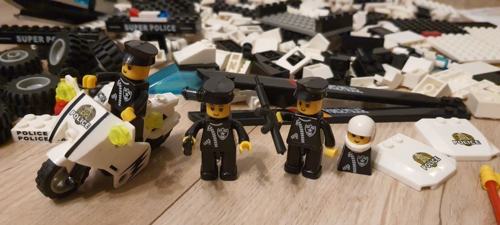 Klocki Policja (pasujące do LEGO) niekompletne, na wagę