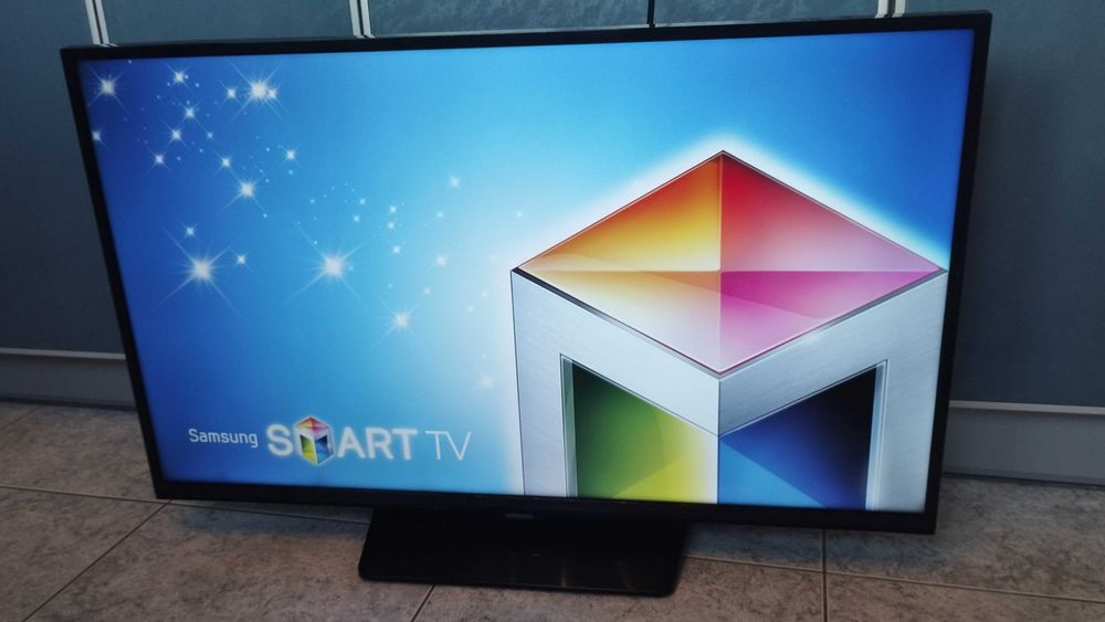Смарт телевизор Samsung 32" FullHD