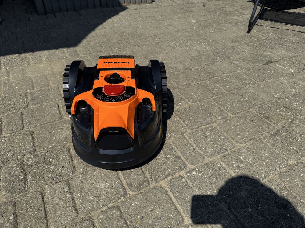 Robot koszący LawnMaster VBRM16
