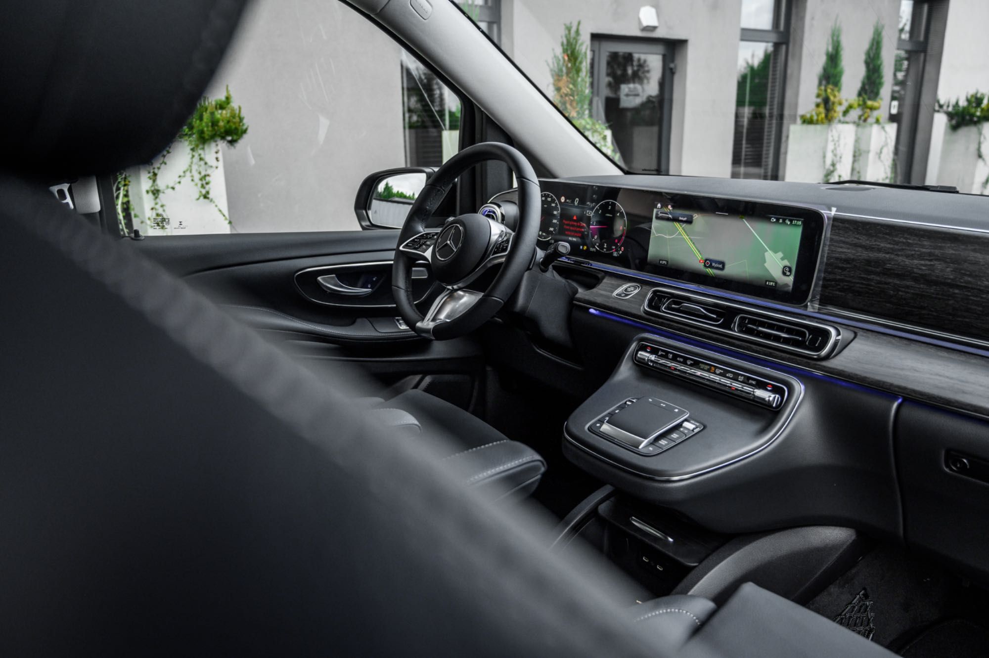 BusDrive.pl Wynajem BUS Mercedes V Klasa 2025 super wyposażony nowy