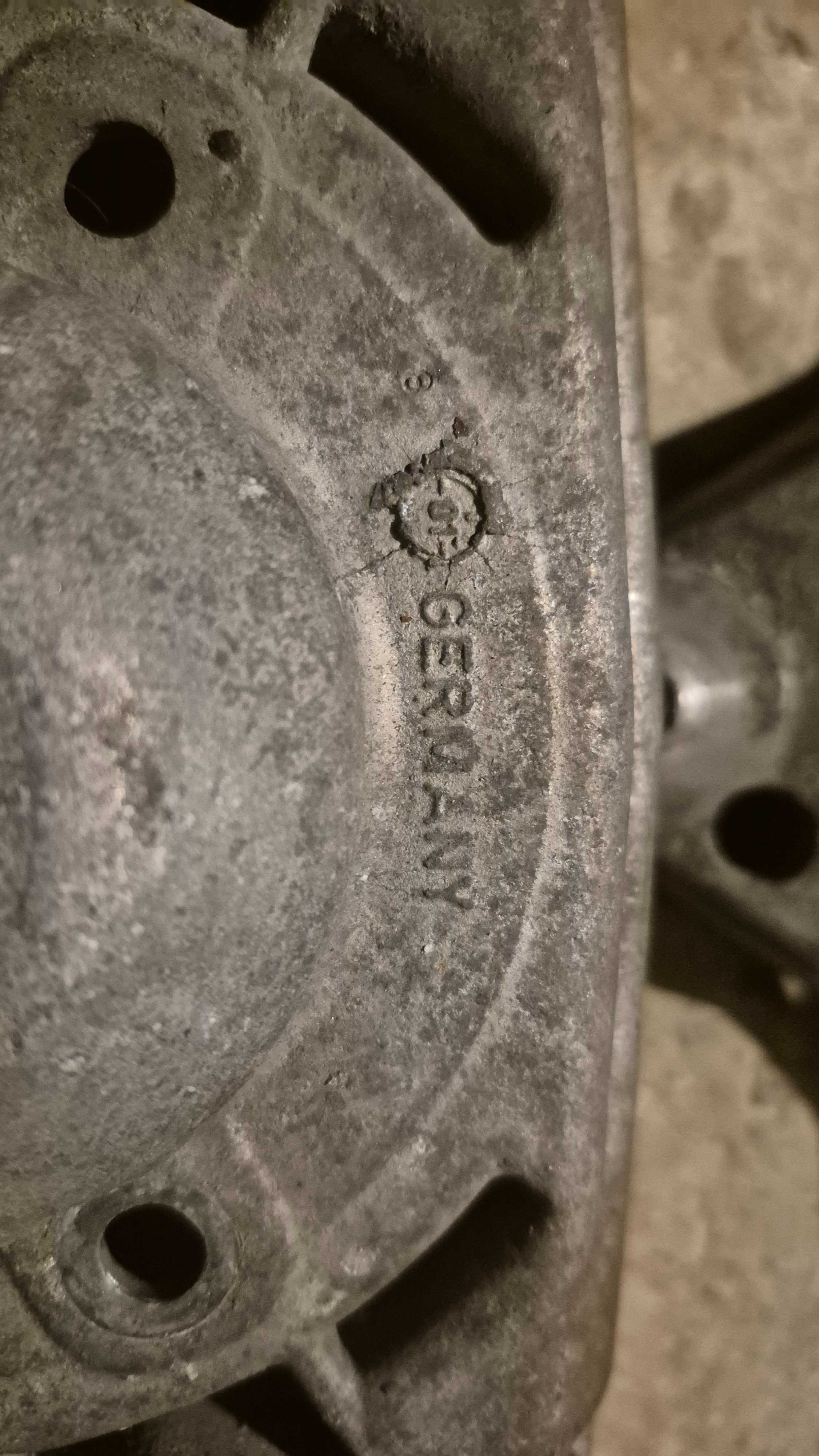 AUDI A4 B5/A6 C5/PASSAT B5 - Topo Amortecedor Alumínio 8D0,412,383E