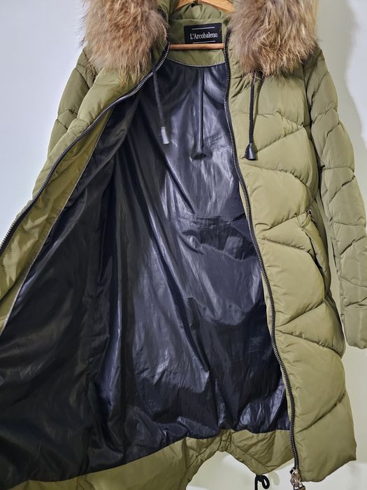 Куртка зимова з натуральним хутром єнота