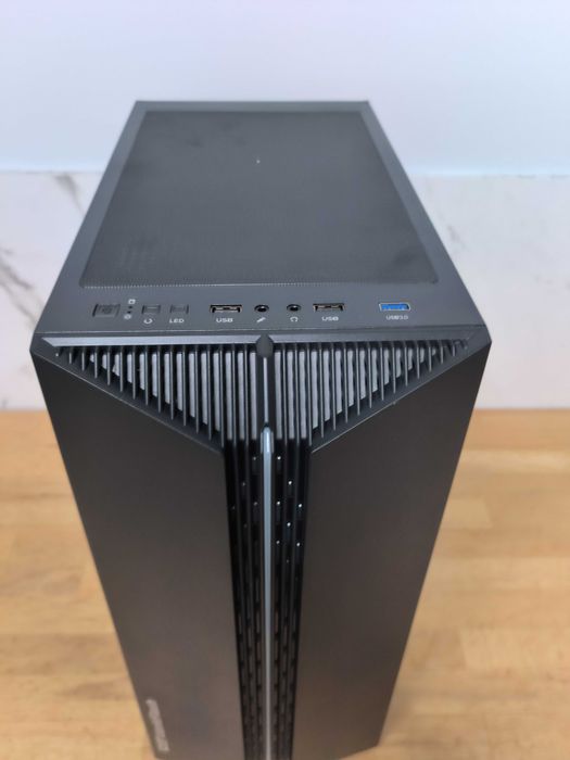 RTX3050 + intel i5-7400 + 32 GB RAM +dysk SSD512