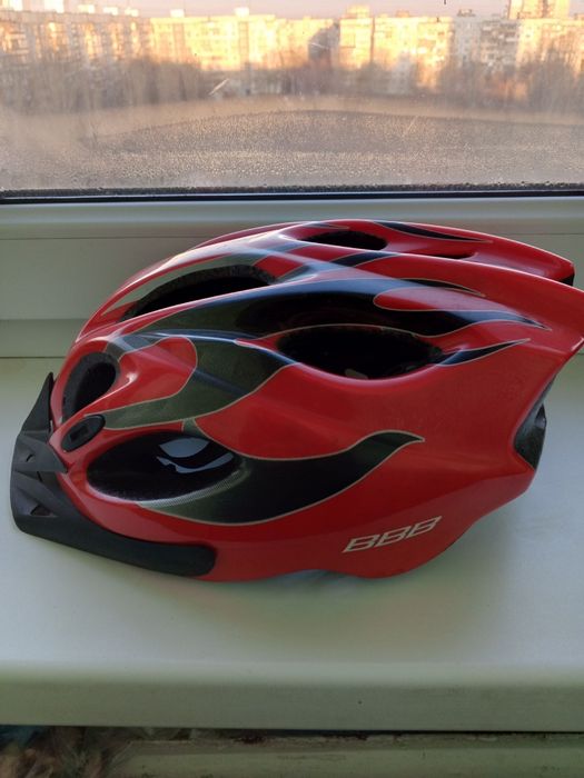 Продам велошлем BHE-32 elbrus