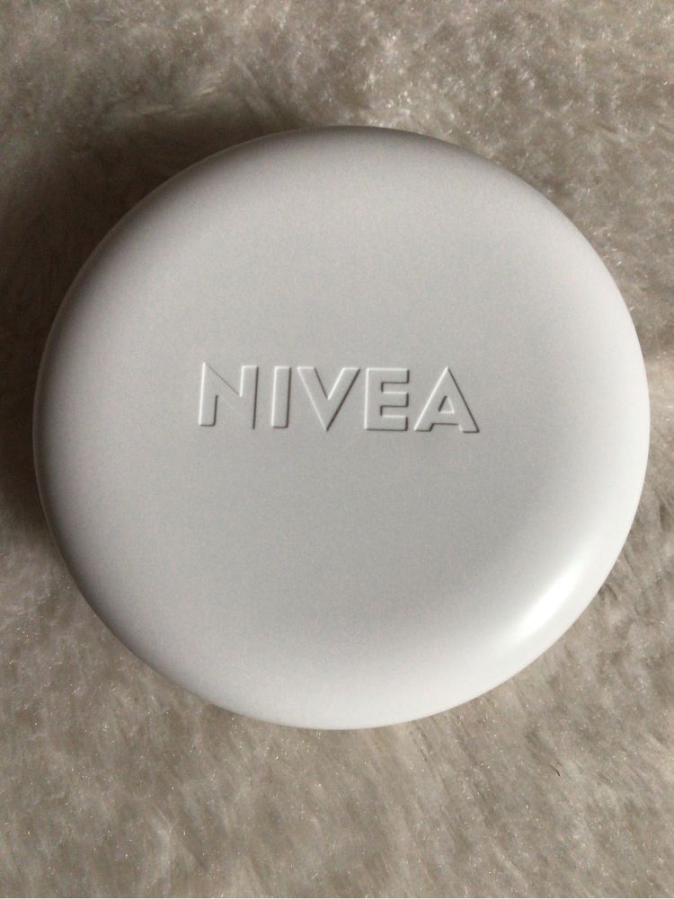 NIVEA cellular cushion krem-podkład w poduszce kolor naturalny, 15 g