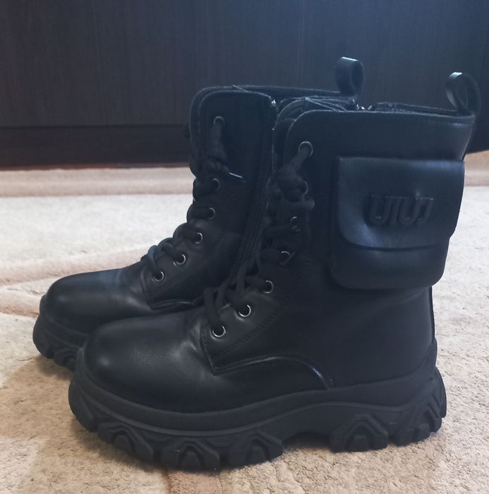 Зимові черевики для дівчинки 36р.