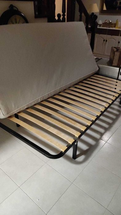 Cama solteiro como nova