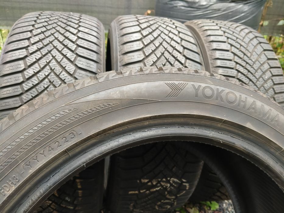 225/45r17 91H rant DOT4223 jak nowe  YOKOHAMA BluEarth Winter V906 8mm
