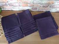 Dwa obrusy 80x80 i czternaście serwetek 40x40 z Home&You
100% bawełna.